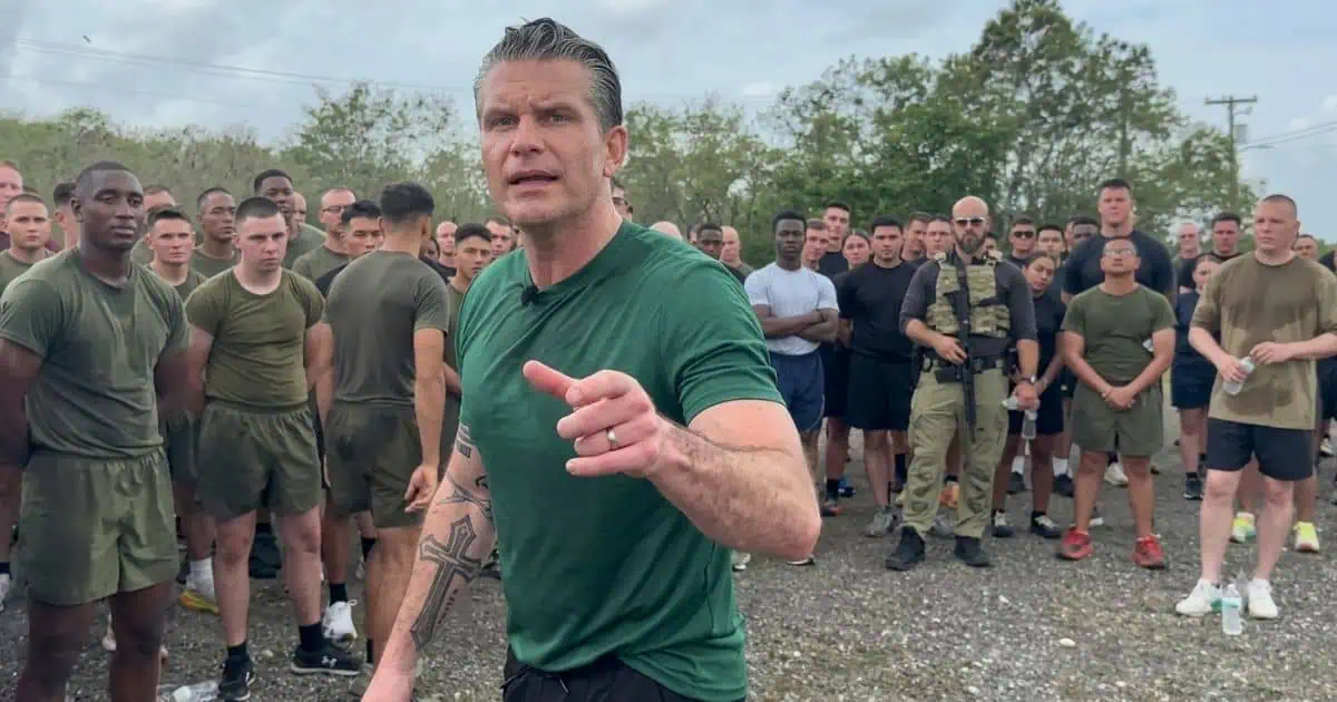 Secretario de Defensa Pete Hegseth advierte desde Guantánamo: «Cuba no podría soportar una confrontación con EE.UU.»
